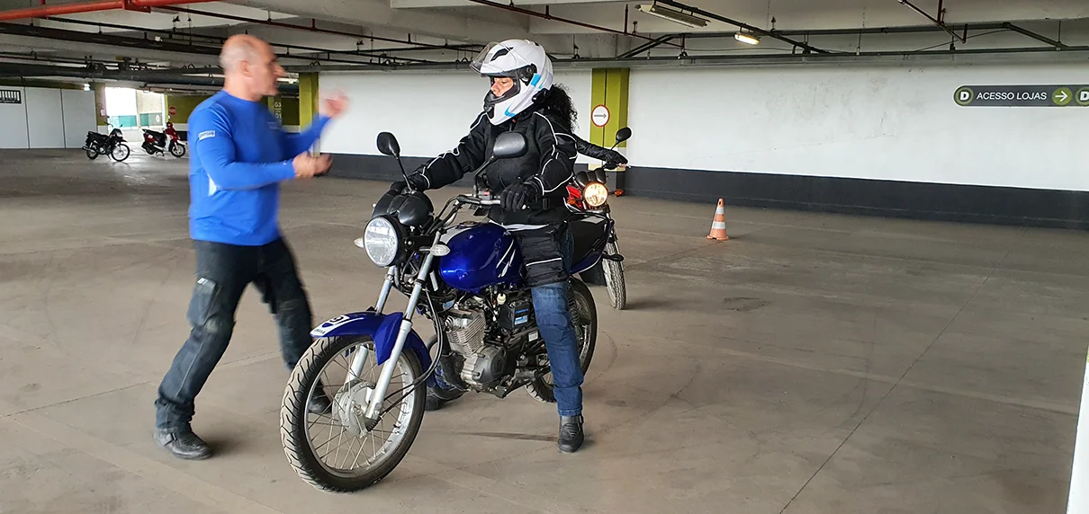 Juliana @casalcrepaldi curso de pilotagem ABTrans