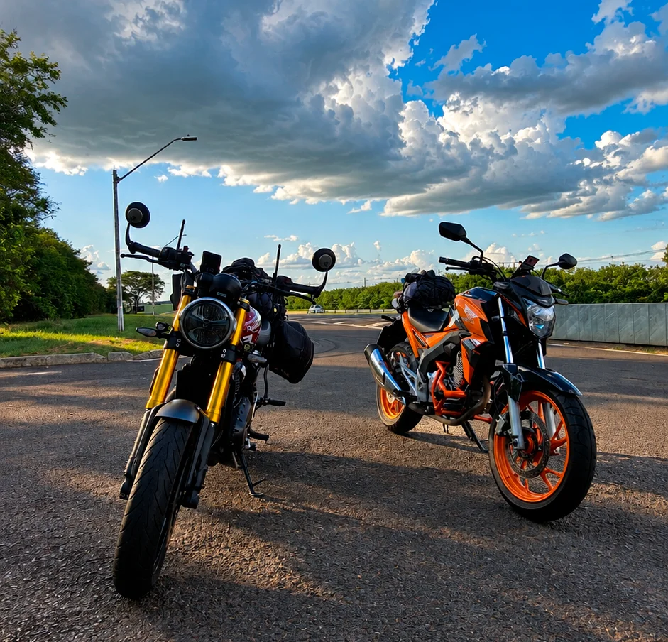 As motos escolhidas Honda Twister 250 Triumph Scrambler 450