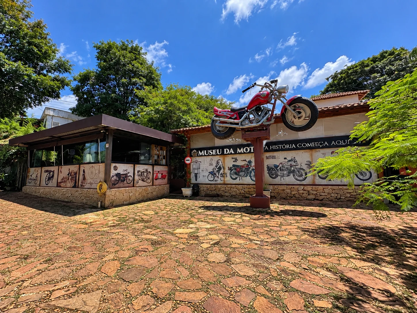 Museu da Moto de Tiradentes, onde a história de Karin e Cleber com o Iron Butt começou